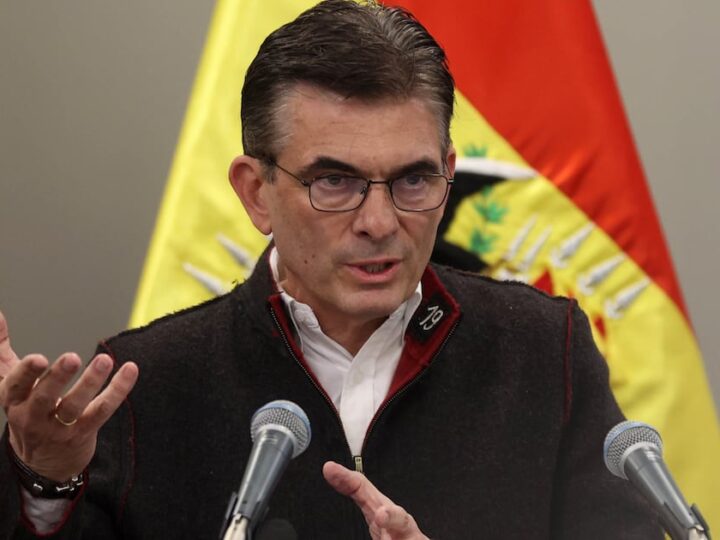 Bolivia: Paz anunció la reorganización de su gabinete para frenar las protestas