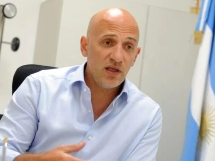 Yacobitti le respondió a Adorni, en la previa de la marcha universitaria